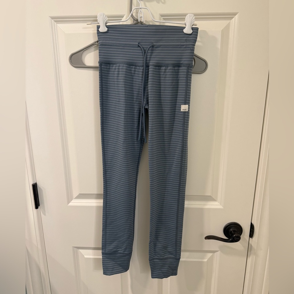 Vuori stripe daily legging smoke blue stripe size XS